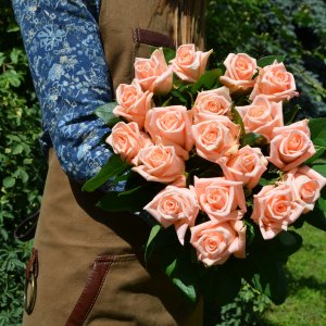 Букет из 19 нежно-розовых роз 50 см